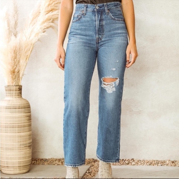 NWT Levi’s Ribcage Straight High Rise Ankle Jeans in Noe High Medium Wash - Picture 4 of 12